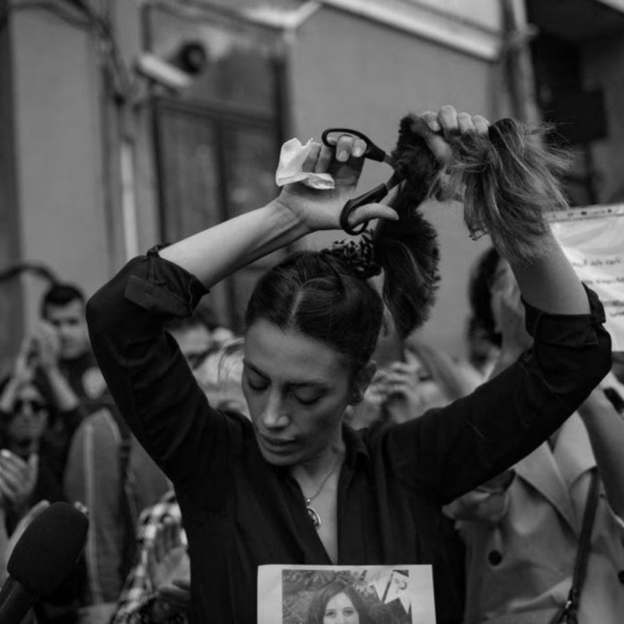 Women’s Defiance Amid Iran Protests